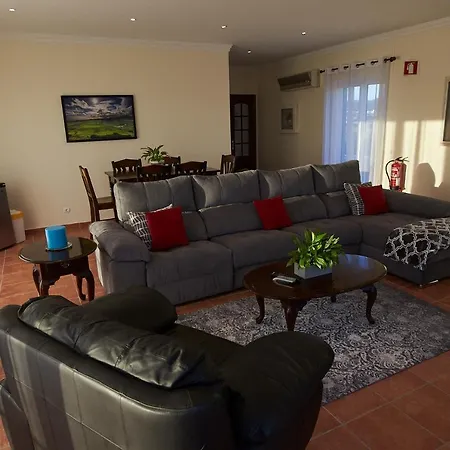 فندق مبيت وإفطار Vivenda Da Saudade أنغرا دو إِراويزو